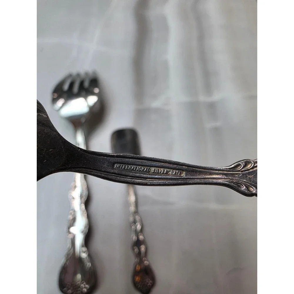 International Silverplate 3pc Serving Set Meat Fork‎ Sugar Shell Butter Knife A6